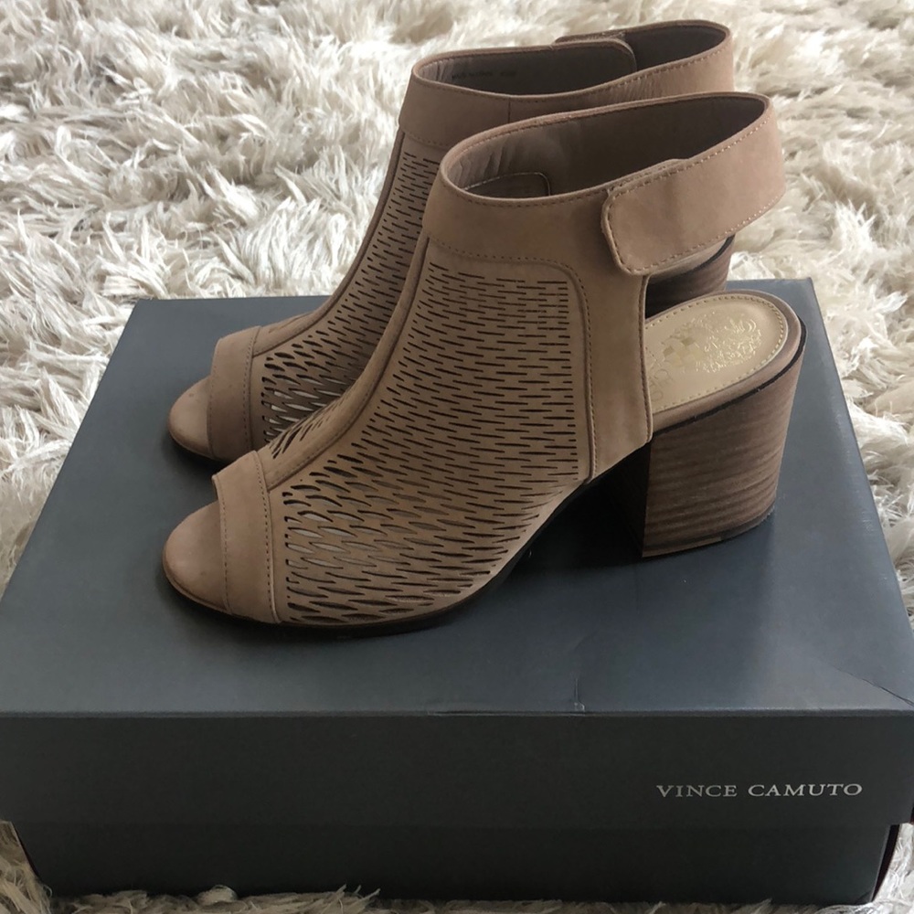 Like new Vince Camuto booties